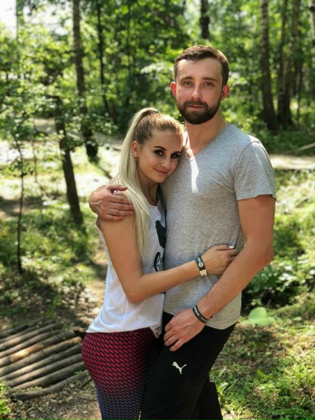 Всем привет, наша семья срочно ищет однокомнатную квартиру или студию от собственника<br><br> Мы без вредных привычек, занимаемся спортом (участвуем в различных соревнованиях «Гонка героев», Марафоны и тд) <br> Без животных<br> Без детей<br><br>Предпочтение - шаговая доступность до метро (5-10 минут) удаленность от кольцевой не более 20-30 минут (если ехать на метро)<br> зелёная или салатовая ветка<br> желтая ветка<br> оранжевая ветка <br><br>Бюджет до 35000 рублей с КУ. <br>Договор аренды обязателен<br><br>Со своей стороны гарантируем<br>своевременную оплату<br>чистоту нашего временного семейного гнездышка<br><br>Жду предложений в личку или в WhatsApp/Viber<br>89661017700<br> Семенова - фото Фото: Всем привет, наша семья срочно ищет однокомнатную квартиру или студию от собственника<br><br> Мы без вредных привычек, занимаемся спортом (участвуем в различных соревнованиях «Гонка героев», Марафоны и тд) <br> Без животных<br> Без детей<br><br>Предпочтение - шаговая доступность до метро (5-10 минут) удаленность от кольцевой не более 20-30 минут (если ехать на метро)<br> зелёная или салатовая ветка<br> желтая ветка<br> оранжевая ветка <br><br>Бюджет до 35000 рублей с КУ. <br>Договор аренды обязателен<br><br>Со своей стороны гарантируем<br>своевременную оплату<br>чистоту нашего временного семейного гнездышка<br><br>Жду предложений в личку или в WhatsApp/Viber<br>89661017700<br> Семенова