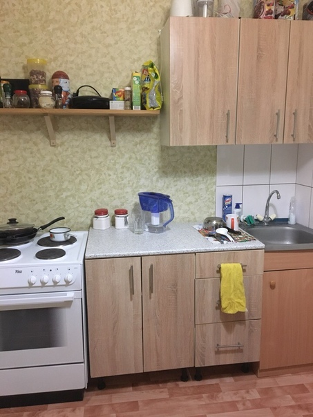 Фото: ЦАО. Ищу девочку к себе на подселение в 1-комнатную квартиру с 15 октября на длительный срок. Квартира простая, но уютная, с хорошим расположением: в пешей доступности метро Римская и Площадь Ильича, пару остановок до станций метро Таганская и Марксистская. В 5 минутах несколько трамвайных остановок, через которые проходят множество трамваев.<br> Я ищу в первую очередь не просто соседку, а подругу, так как моя подруга съезжает по личным обстоятельствам( Мне 23 года, я работаю и учусь, занимаюсь спортом, люблю чистоту и уважаю чужое пространство, не брюзга и не ханжа, умею дружить. Если у нас есть что общее, милости прошу! Оплата 37000 на двоих, включая коммуналку и интернет, без комиссии и залога.<br>P.S. В Квартире одна большая двуспальная кровать, на которой мы и будем спать, если не смущает, пиши в лс)