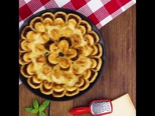 Пирог с сыром и мясом!