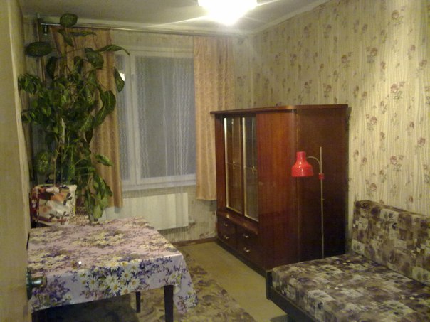 СДАЮ КОМНАТУ В 3-Х КОМНАТНОЙ КВАРТИРЕ - МОСКВА. ТОЛЬКО ДЕВУШКАМ! СОБСТВЕННИК – БЕЗ КОМИССИИ. м. ШИПИЛОВСКАЯ, ул. Борисовский проезд, д.22. <br> <br>До метро Шипиловская – 10-15 мин пешком (1200 м), до метро Домодедовская – 7 мин. на наземном транспорте. <br>Комната 14 м.кв. (с лоджией, изолированная) - 15000 руб. + 1 200 руб. (за свет, воду, интернет) торг возможен. <br>Оплата по факту заселения + страховой депозит (залог в размере оплаты за месяц-15000 (можно разбить на три части), оформляем договор. <br>Комната закрываются на ключ, проживание без хозяев, проживают только девушки. Сдается на длительный срок, только некурящим девушкам, со славянской внешностью, с гражданством РФ, без детей и животных. <br>Полное наличие необходимой техники: эл.чайник в комнате, плита, духовка, холодильник, стиральная машина, интернет Wi-Fi; мебели: в каждой комнате стол, шкаф, спальное место. <br>Хорошая социальная инфраструктура: супермаркеты - Мяснов, Пятерочка, Магнолия, Дикси, Магнит-косметикс, Хозмаг, рядом мед. центр «Семейный Доктор», Почта, ТЦ Облака. <br>Через дорогу находится парк «Борисовские пруды» с пляжем и мангалами. - фото Фото: СДАЮ КОМНАТУ В 3-Х КОМНАТНОЙ КВАРТИРЕ - МОСКВА. ТОЛЬКО ДЕВУШКАМ! СОБСТВЕННИК – БЕЗ КОМИССИИ. м. ШИПИЛОВСКАЯ, ул. Борисовский проезд, д.22. <br> <br>До метро Шипиловская – 10-15 мин пешком (1200 м), до метро Домодедовская – 7 мин. на наземном транспорте. <br>Комната 14 м.кв. (с лоджией, изолированная) - 15000 руб. + 1 200 руб. (за свет, воду, интернет) торг возможен. <br>Оплата по факту заселения + страховой депозит (залог в размере оплаты за месяц-15000 (можно разбить на три части), оформляем договор. <br>Комната закрываются на ключ, проживание без хозяев, проживают только девушки. Сдается на длительный срок, только некурящим девушкам, со славянской внешностью, с гражданством РФ, без детей и животных. <br>Полное наличие необходимой техники: эл.чайник в комнате, плита, духовка, холодильник, стиральная машина, интернет Wi-Fi; мебели: в каждой комнате стол, шкаф, спальное место. <br>Хорошая социальная инфраструктура: супермаркеты - Мяснов, Пятерочка, Магнолия, Дикси, Магнит-косметикс, Хозмаг, рядом мед. центр «Семейный Доктор», Почта, ТЦ Облака. <br>Через дорогу находится парк «Борисовские пруды» с пляжем и мангалами.