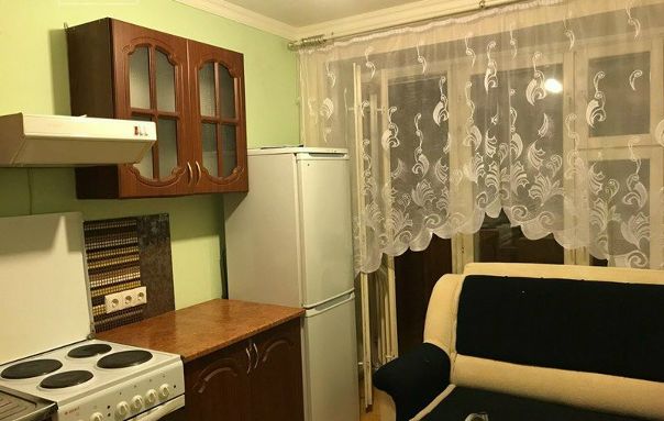Сдаю комнату в 2 х комнатной квартире по ул, пер. Орлово-Давыдовский, 1.на длительный срок. ЦЕНА 18000 РУБЛЕЙ! <br>Удобное расположение дома, рядом Станция метро Проспект мира! Комната закрывается на ключ.<br> Уютная, светлая комната с хорошим ремонтом и современной мебелью для долгосрочного проживания . <br>В комнате есть все необходимое для проживания ,от постельного комплекта до кухонной утвари <br>(телевизор,кровать в двух спальное место,шкаф ,интернет wi-fi)Санузел раздельный. <br>Соседи по комнатам адекватные не пьют и не шумят .Кухня укомплектована ( холодильник,плита,стиральная машина) <br>Зимой в квартире очень тепло.Сдам на долгий срок. В арендную плату включены все коммунальные платежи. Звоните в дневное время 9258456935 - фото Фото: Сдаю комнату в 2 х комнатной квартире по ул, пер. Орлово-Давыдовский, 1.на длительный срок. ЦЕНА 18000 РУБЛЕЙ! <br>Удобное расположение дома, рядом Станция метро Проспект мира! Комната закрывается на ключ.<br> Уютная, светлая комната с хорошим ремонтом и современной мебелью для долгосрочного проживания . <br>В комнате есть все необходимое для проживания ,от постельного комплекта до кухонной утвари <br>(телевизор,кровать в двух спальное место,шкаф ,интернет wi-fi)Санузел раздельный. <br>Соседи по комнатам адекватные не пьют и не шумят .Кухня укомплектована ( холодильник,плита,стиральная машина) <br>Зимой в квартире очень тепло.Сдам на долгий срок. В арендную плату включены все коммунальные платежи. Звоните в дневное время 9258456935