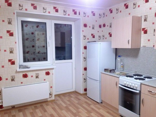 СДАЮ 1к кв Андреевка, ЖК Уютный, 27к2 <br>Огороженная территория. Вьезд через шлагбаум. <br>Квартира с отличным ремонтом, балкон 5кв м застеклен; <br>7/11эт кирпичного дома, площади: 42 / 20 / 12 кв м; <br>Встроенная кухня с техникой, оборудованная прихожая, <br>Стенка – горка, новый диван. Холодильник и АСМ. <br>СУС в кафеле, окна ПВХ, полы ламинат. Парковка. <br>Удобный выезд на Пятницкое шоссе, <br>Шаговая доступность до АШАНа, СМ Верный. <br>Рассмотрим семью славян на длительный срок. <br>Можно с ребенком и маленьким животным. <br>Оперативный показ. Заезд с 10 мая. <br>АРЕНДА: 22.000 руб + вода, свет. <br>Залог 50%. Комиссия АН 60%. <br>Натали Мак (963) 635-5500 - фото Фото: СДАЮ 1к кв Андреевка, ЖК Уютный, 27к2 <br>Огороженная территория. Вьезд через шлагбаум. <br>Квартира с отличным ремонтом, балкон 5кв м застеклен; <br>7/11эт кирпичного дома, площади: 42 / 20 / 12 кв м; <br>Встроенная кухня с техникой, оборудованная прихожая, <br>Стенка – горка, новый диван. Холодильник и АСМ. <br>СУС в кафеле, окна ПВХ, полы ламинат. Парковка. <br>Удобный выезд на Пятницкое шоссе, <br>Шаговая доступность до АШАНа, СМ Верный. <br>Рассмотрим семью славян на длительный срок. <br>Можно с ребенком и маленьким животным. <br>Оперативный показ. Заезд с 10 мая. <br>АРЕНДА: 22.000 руб + вода, свет. <br>Залог 50%. Комиссия АН 60%. <br>Натали Мак (963) 635-5500