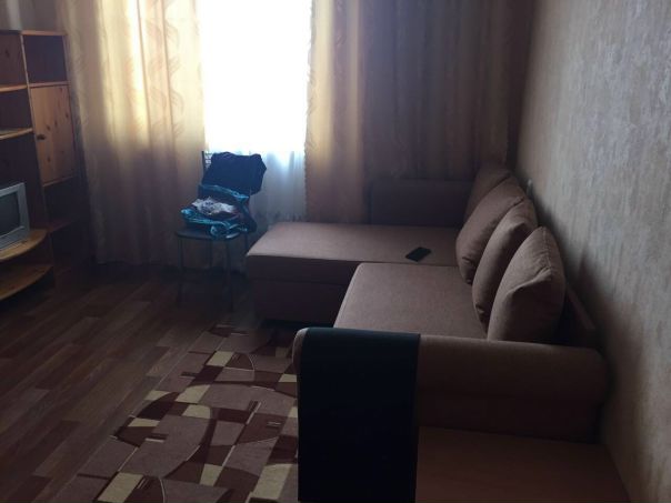 Фото: Сдам отдельную комнату в 2-х комнатной квартире на длительный срок девушке (без животных). Метро Строгино, ул. Твардовского 5 к1. Оплата 20000 руб/мес. + 20000 руб залог, возвращается при съезде. Ком. услуги оплачиваются отдельно, но не больше 1000 руб. В квартире есть всё необходимое (мебель, микроволновая печь, стиральная машина, wi-fi). До метро 10-15 минут пешком. Тел. 89260663888<br> Сысуева