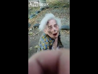 Liveleakcom - Screaming 88 year old granny gets beat up by drunk man Кричащая 88-летняя бабуля избивается пьяным мужчиной сосед
