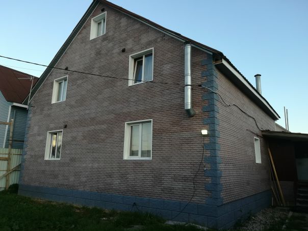 Сдается студия 22 м2 для 2-3 человек (можно с детьми) в частном доме в коттеджном поселке г.Апрелевка. Арендная плата 16 900 р в месяц. <br><br>Смотрите краткий видео обзор студии.<br> <br>Студия только после ремонта, вся мебель и техника новые. Все фото реальные. Для удобства арендаторов в студии уже есть холодильник, плита, стиральная машина, диван, шкаф, кухонный стол со стульями. <br>Вся городская инфраструктура в шаговой доступности: магазины, аптеки, спорткомплекс, больница. <br> <br>До автобусной остановки 7 минут пешком. Автобусы ходят каждые 10-15 минут до м. Саларьево, Тропарево, Юго-Западная, Румянцево. Время в пути 15-20 минут. <br> <br>Большая придомовая территория позволяет проводить много времени на свежем воздухе: гулять, заниматься спортом или жарить с друзьями шашлыки. А в теплое время года приятно просто посидеть в беседке. <br>Автовладельцы оценят наличие парковки рядом с домом, больше не придется ломать голову и искать, где поставить машину! <br> <br>Акция! При заселении до 15 сентября – 3 месяца интернета в подарок и бесплатная парковка для вашего авто на нашей стоянке на все время проживания. <br> <br>+ а также приятный подарок-сюрприз при заселении <br> <br>Звоните с 10:00 до 22:00 по номерам 8 977 138 52 14, 8 925 323 63 42, Тимур <br> Показы оперативно в день звонка! - фото Фото: Сдается студия 22 м2 для 2-3 человек (можно с детьми) в частном доме в коттеджном поселке г.Апрелевка. Арендная плата 16 900 р в месяц. <br><br>Смотрите краткий видео обзор студии.<br> <br>Студия только после ремонта, вся мебель и техника новые. Все фото реальные. Для удобства арендаторов в студии уже есть холодильник, плита, стиральная машина, диван, шкаф, кухонный стол со стульями. <br>Вся городская инфраструктура в шаговой доступности: магазины, аптеки, спорткомплекс, больница. <br> <br>До автобусной остановки 7 минут пешком. Автобусы ходят каждые 10-15 минут до м. Саларьево, Тропарево, Юго-Западная, Румянцево. Время в пути 15-20 минут. <br> <br>Большая придомовая территория позволяет проводить много времени на свежем воздухе: гулять, заниматься спортом или жарить с друзьями шашлыки. А в теплое время года приятно просто посидеть в беседке. <br>Автовладельцы оценят наличие парковки рядом с домом, больше не придется ломать голову и искать, где поставить машину! <br> <br>Акция! При заселении до 15 сентября – 3 месяца интернета в подарок и бесплатная парковка для вашего авто на нашей стоянке на все время проживания. <br> <br>+ а также приятный подарок-сюрприз при заселении <br> <br>Звоните с 10:00 до 22:00 по номерам 8 977 138 52 14, 8 925 323 63 42, Тимур <br> Показы оперативно в день звонка!