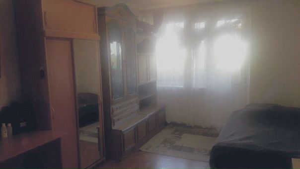 Субаренда<br>Ищем соседей в 2хкомнатную квартиру у метро Царицыно (3 минуты пешком)<br>В одной комнате живем мы (я и парень иногда) и кошка (аллергиков не беспокоить!).<br><br>В квартире все есть все необходимое, в комнате - шкафы и раскладной диван.<br>Ремонт не евро, но и не бабушкин вариант<br><br>Цена вопроса: 18000 предоплата + 18000 залог (разбивается) свет и вода (в районе 1500-2000 на всех)<br>Ищем: молодую пару, парня или девушку до 35 лет, платежеспособных и чистоплотных<br><br>Заезд: 26 мая <br><br>За подробностями - в личку - фото Фото: Субаренда<br>Ищем соседей в 2хкомнатную квартиру у метро Царицыно (3 минуты пешком)<br>В одной комнате живем мы (я и парень иногда) и кошка (аллергиков не беспокоить!).<br><br>В квартире все есть все необходимое, в комнате - шкафы и раскладной диван.<br>Ремонт не евро, но и не бабушкин вариант<br><br>Цена вопроса: 18000 предоплата + 18000 залог (разбивается) свет и вода (в районе 1500-2000 на всех)<br>Ищем: молодую пару, парня или девушку до 35 лет, платежеспособных и чистоплотных<br><br>Заезд: 26 мая <br><br>За подробностями - в личку