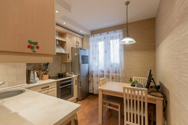 Фото: г. Санкт-Петербург<br><br>Брянцева ул., 7к1<br><br>Предлагаю отличную однокомнатную квартиру в Калининском районе в доме комфорт-класса, недалеко от метро. ЖК 