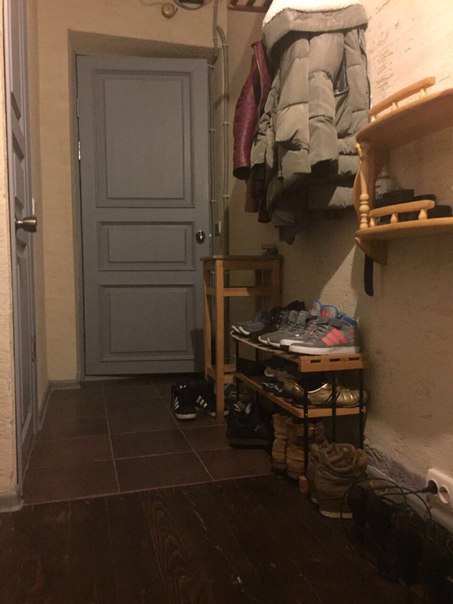 Всем доброго времени суток)<br><br>В комнату в уютной двухкомнатной квартире в 10 минутах от метро «Коломенская» разыскивается девушка <br>В соседней комнате живёт молодая супружеская пара. Ребята очень хорошие, добросовестные, чистоплотные, добрые. С ними очень комфортно жить. Ещё они ждут ребёночка к лету<br><br>Мне необходимо съехать, потому что так сложились личные обстоятельства. Хоть нравится и район (много зелени, хорошая инфраструктура, много магазинов) и расположение квартиры (пятиэтажные дома, тихие улицы), и сама квартира.<br><br>Комната небольшая, но уютная. Есть шкаф, комод, стол, кровать с матрасом, кресло из IKEA. Деревянные полы, никаких ковров, паласов и других «бабушкиных» атрибутов. На кухне имеется стиральная машина, микроволновка, холодильник. Санузел раздельный. <br><br>Заезд возможен с 10 февраля.16300 р./мес + залог за месяц. Все включено (вся коммуналка и wi-fi). Расчетный день 10-е число каждого месяца.<br><br>Адрес: ул. Речников, 24к1<br>Телефон для связи: <br>8-915-481-17-63 Елена - фото Фото: Всем доброго времени суток)<br><br>В комнату в уютной двухкомнатной квартире в 10 минутах от метро «Коломенская» разыскивается девушка <br>В соседней комнате живёт молодая супружеская пара. Ребята очень хорошие, добросовестные, чистоплотные, добрые. С ними очень комфортно жить. Ещё они ждут ребёночка к лету<br><br>Мне необходимо съехать, потому что так сложились личные обстоятельства. Хоть нравится и район (много зелени, хорошая инфраструктура, много магазинов) и расположение квартиры (пятиэтажные дома, тихие улицы), и сама квартира.<br><br>Комната небольшая, но уютная. Есть шкаф, комод, стол, кровать с матрасом, кресло из IKEA. Деревянные полы, никаких ковров, паласов и других «бабушкиных» атрибутов. На кухне имеется стиральная машина, микроволновка, холодильник. Санузел раздельный. <br><br>Заезд возможен с 10 февраля.16300 р./мес + залог за месяц. Все включено (вся коммуналка и wi-fi). Расчетный день 10-е число каждого месяца.<br><br>Адрес: ул. Речников, 24к1<br>Телефон для связи: <br>8-915-481-17-63 Елена