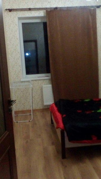 Здравствуйте! СРОЧНО сдается комната в двухкомнатной квартире! В комнате стоит большой шкаф,сделан в квартире евроремонт,и кровать двухспальная! <br>На кухне есть большая плазма. Новый,хороший кухонный гарнитур,холодильник и стол. Ванная комната смежная,есть все для удобного проживания. <br>Находимся мы по адресу Рублевский проезд д 20а. ЖК Рубоевский. Доехать до дома можно на автобусе от метро Славянского бульвара 15 мин езды! Или от станции Кунцевская до станции Немчиновка,3 станции ехать и минут 7 идти прям до дома. Цена за один месяц 17000 Пишите в личные сообщения или звоните 89295931457 - фото Фото: Здравствуйте! СРОЧНО сдается комната в двухкомнатной квартире! В комнате стоит большой шкаф,сделан в квартире евроремонт,и кровать двухспальная! <br>На кухне есть большая плазма. Новый,хороший кухонный гарнитур,холодильник и стол. Ванная комната смежная,есть все для удобного проживания. <br>Находимся мы по адресу Рублевский проезд д 20а. ЖК Рубоевский. Доехать до дома можно на автобусе от метро Славянского бульвара 15 мин езды! Или от станции Кунцевская до станции Немчиновка,3 станции ехать и минут 7 идти прям до дома. Цена за один месяц 17000 Пишите в личные сообщения или звоните 89295931457