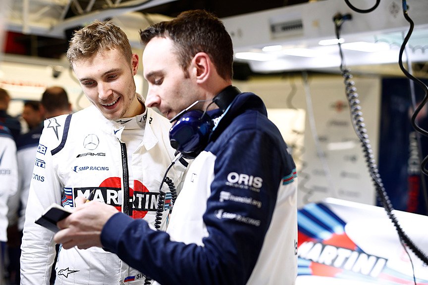 Сергей Сироткин в боксах команды Williams на предсезонных тестах Формулы-1 в Барселоне