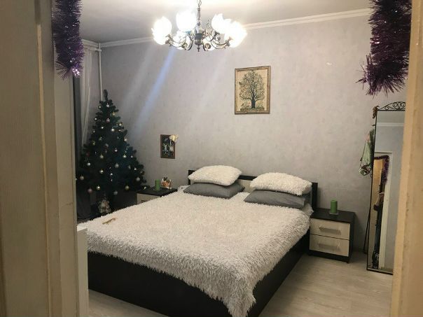 Добрый день! С 14 февраля сдаётся однокомнатная квартира на ст.м.Строгино. Пешая доступность до метро (7 минут). Развитая инфраструктура. Сдаётся платёжеспособной семейной паре или одной девушке. Возможно заселение с маленькой собакой или котом. Показ по договоренности. Оплата 31.000 в месяц + счётчики (вода, свет). Депозит 100%, Пишите в лс<br> Крутинь - фото Фото: Добрый день! С 14 февраля сдаётся однокомнатная квартира на ст.м.Строгино. Пешая доступность до метро (7 минут). Развитая инфраструктура. Сдаётся платёжеспособной семейной паре или одной девушке. Возможно заселение с маленькой собакой или котом. Показ по договоренности. Оплата 31.000 в месяц + счётчики (вода, свет). Депозит 100%, Пишите в лс<br> Крутинь
