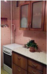 Москва, район Кузьминки, ул. Маршала Чуйкова, 13К3 <br>33 000 руб в месяц+ счетчики+ депозит <br>Светлая двухкомнатная квартира в хорошем состоянии площадью 45 м2 на длительный срок. <br>В квартире есть кухня, гостиная с балконом и спальня, а также совмещенный сан. узел c ванной и стиральной машиной. В спальне кровать, в большой комнате раскладывающийся диван и 2 раскладывающихся кресла. Квартира полностью меблированная.Проведен интернет, есть телевизор. <br>Чистый подъезд, прямо за домом начинается Кузьминский лесопарк, рядом детский сад, магазины, 2 школы, до станции метро Кузьминки и Волжская 10 минут пешком. <br>Граждани РФ, славяни, платежеспособные, предпочтение семьям, без животных, показы по договоренности. <br>Юлия +7 906 763-09-96 - фото Фото: Москва, район Кузьминки, ул. Маршала Чуйкова, 13К3 <br>33 000 руб в месяц+ счетчики+ депозит <br>Светлая двухкомнатная квартира в хорошем состоянии площадью 45 м2 на длительный срок. <br>В квартире есть кухня, гостиная с балконом и спальня, а также совмещенный сан. узел c ванной и стиральной машиной. В спальне кровать, в большой комнате раскладывающийся диван и 2 раскладывающихся кресла. Квартира полностью меблированная.Проведен интернет, есть телевизор. <br>Чистый подъезд, прямо за домом начинается Кузьминский лесопарк, рядом детский сад, магазины, 2 школы, до станции метро Кузьминки и Волжская 10 минут пешком. <br>Граждани РФ, славяни, платежеспособные, предпочтение семьям, без животных, показы по договоренности. <br>Юлия +7 906 763-09-96