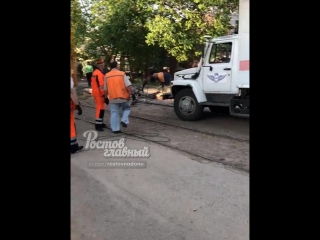 Трамвай снёс столб 12.5.2018 Ростов-на-Дону Главный