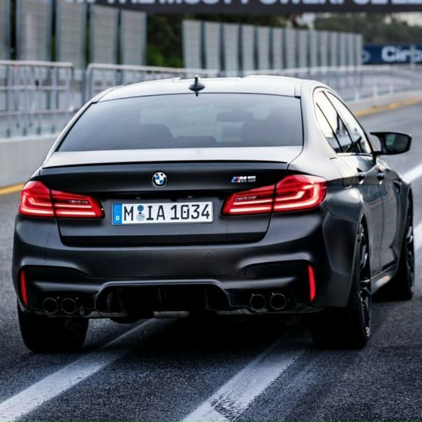 #BMW F90
