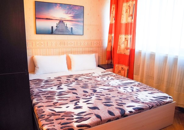 Сдается 1-комн. квартира, 40 м <br>Москва, ЮАО, р-н Даниловский, Большая Тульская ул., 2 <br>Квартира в двух минутах от метро!!! м.Тульская <br>Звоните по тел.89222155317 Денис :) <br>Сдается прекрасная квартира в легендарном доме-корабле рядом с метро Тульская. <br>Есть все необходимое для комфортного проживания 4 человек. <br>Новая мебель в комнате,новая двуспальная кровать.В квартире очень тепло,чисто и уютно. <br>Быстрый беспроводной интернет и 104 тв канала в цифровом качестве. <br>Огромная ванна(фото реальные размеры не передает). <br>Оборудованная всем необходимым просторная кухня. <br>Новое постельное белье,полотенца,одеяла и подушки. <br>До метро доберетесь за две минуты,в самом доме супермаркет Перекресток,несколько кафе,аптека,Сбербанк.Напротив торгово-развлекательный центр Ереван Плаза. <br>Прекрасный вид из окон. Арендная плата 22 т.р. + свет и вода по счетчикам. - фото Фото: Сдается 1-комн. квартира, 40 м <br>Москва, ЮАО, р-н Даниловский, Большая Тульская ул., 2 <br>Квартира в двух минутах от метро!!! м.Тульская <br>Звоните по тел.89222155317 Денис :) <br>Сдается прекрасная квартира в легендарном доме-корабле рядом с метро Тульская. <br>Есть все необходимое для комфортного проживания 4 человек. <br>Новая мебель в комнате,новая двуспальная кровать.В квартире очень тепло,чисто и уютно. <br>Быстрый беспроводной интернет и 104 тв канала в цифровом качестве. <br>Огромная ванна(фото реальные размеры не передает). <br>Оборудованная всем необходимым просторная кухня. <br>Новое постельное белье,полотенца,одеяла и подушки. <br>До метро доберетесь за две минуты,в самом доме супермаркет Перекресток,несколько кафе,аптека,Сбербанк.Напротив торгово-развлекательный центр Ереван Плаза. <br>Прекрасный вид из окон. Арендная плата 22 т.р. + свет и вода по счетчикам.