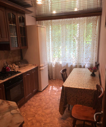 М. Первомайская/Измайловский проспект, 91 корпус 1 <br>Стоит 27000 в месяц <br>Хотите посмотреть-снять: Звоните 8-925-577-11-90 <br> <br>Просторная однокомнатная квартира с евроремонтом. Дом с 1 подъездом, 2 лифта. В шаговой доступности от метро Первомайская. Находится в 20 метрах от Измайловского лесопарка. Также в радиусе 10 метров есть Пяторочка, аптека и другие необходимые магазины - фото Фото: М. Первомайская/Измайловский проспект, 91 корпус 1 <br>Стоит 27000 в месяц <br>Хотите посмотреть-снять: Звоните 8-925-577-11-90 <br> <br>Просторная однокомнатная квартира с евроремонтом. Дом с 1 подъездом, 2 лифта. В шаговой доступности от метро Первомайская. Находится в 20 метрах от Измайловского лесопарка. Также в радиусе 10 метров есть Пяторочка, аптека и другие необходимые магазины