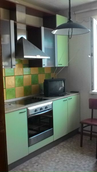 Фото: СОБСТВЕННИК (без комиссии) сдает 2-х комн.кв. 16/17 на длительный срок за 39000-00 +счетчики в мес.в 7мин пешком от метро Лермонтовский пр-т.Квартира оборудована всей необходимой мебелью(2-х спал.кровать ,2 комода,3 шкафа,3 кресла,письмен.и журн.столы) и техникой(стир.маш.,большой хол-к,стеклокерам.плита )окна ПВХ ,санузел раздельный,комнаты изолир. Залог 39000-00.СТРОГО СЛАВЯНАМ-ГРАЖДАНАМ РФ!<br>8-964-794-22-43