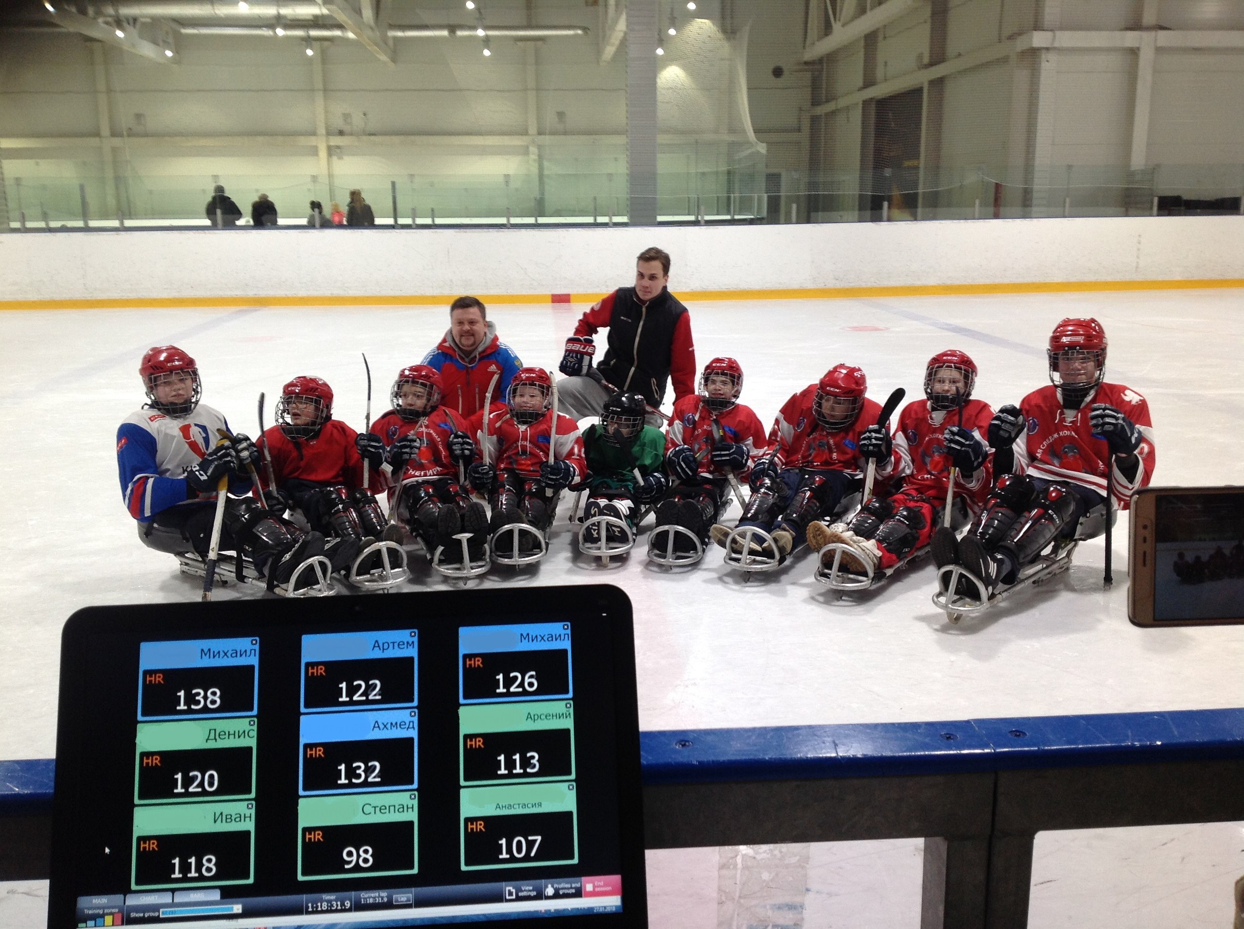 В гостях у детской следж-хоккейной команды "Снегири"