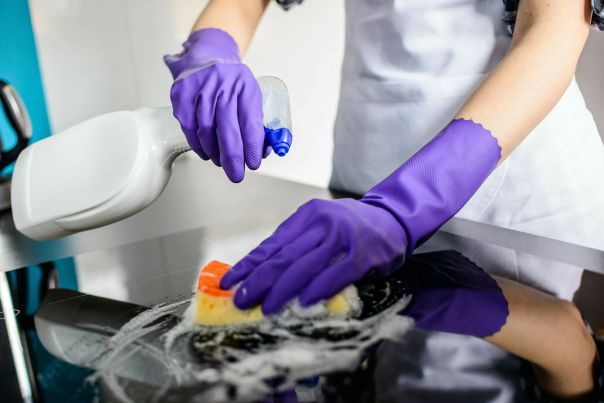 Уборка оказалась такой же вредной для женских легких, как курение 