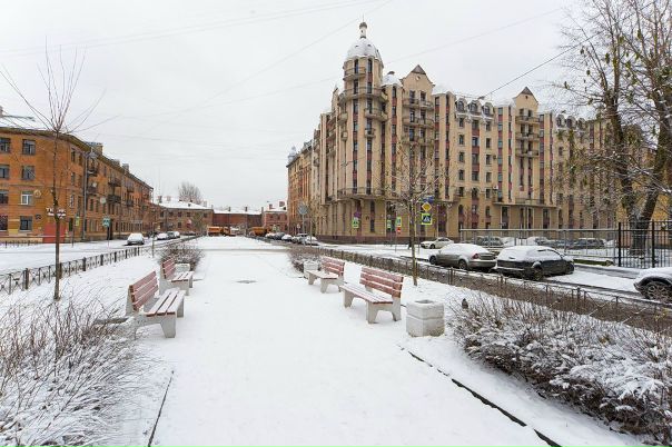 г. Санкт-Петербург<br><br>Можайская ул., 24<br><br>Продается очень атмосферная квартира. Располагается на 8 мансардном этаже 8 этажного дома. С балкона открывается панорамный вид на исторический Петербург и самые романтичные крыши нашей страны.<br>Дом современный, и при этом выполнен в классическом стиле Санкт-Петербурга. Имеет свою закрытую территорию и парковочные места.<br>В квартире произведен дизайнерский евроремонт, который превратил квартиру в очень уютное, и не похожее на большинство рядовых квартир место.<br>Все выполнено из качественных материалов.<br>Это одно из немногих мест, где вы сможете в Санкт-Петербурге выпить чашку кофе на своем балконе, любуясь видами на крыши.<br>6 100 000 руб. - фото Фото: г. Санкт-Петербург<br><br>Можайская ул., 24<br><br>Продается очень атмосферная квартира. Располагается на 8 мансардном этаже 8 этажного дома. С балкона открывается панорамный вид на исторический Петербург и самые романтичные крыши нашей страны.<br>Дом современный, и при этом выполнен в классическом стиле Санкт-Петербурга. Имеет свою закрытую территорию и парковочные места.<br>В квартире произведен дизайнерский евроремонт, который превратил квартиру в очень уютное, и не похожее на большинство рядовых квартир место.<br>Все выполнено из качественных материалов.<br>Это одно из немногих мест, где вы сможете в Санкт-Петербурге выпить чашку кофе на своем балконе, любуясь видами на крыши.<br>6 100 000 руб.