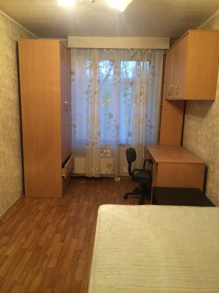 Сдам 2-хк. кв. в Москве. <br>Между м. Кузьминки и м. Рязанский проспект, ул. Окская д. 36, корп. 3. До одного и другого метро 10-15 мин. пешком. <br>Я СОБСТВЕННИК. <br>В квартире есть холодильник, электрическая духовка, газ. плита, стиральная машина, микроволновка, чайник, посуда, интернет, 2 кровати, 2 шкафа. Санузел совмещённый. <br>Цена 33000 рублей + оплата счётчиков за воду и электричества+ оплата последнего месяца, в качестве залога. Сдаю 2-3 человекам, желательно славянской внешностью. По вопросам писать в личку, в комментариях не отвечаю. - фото Фото: Сдам 2-хк. кв. в Москве. <br>Между м. Кузьминки и м. Рязанский проспект, ул. Окская д. 36, корп. 3. До одного и другого метро 10-15 мин. пешком. <br>Я СОБСТВЕННИК. <br>В квартире есть холодильник, электрическая духовка, газ. плита, стиральная машина, микроволновка, чайник, посуда, интернет, 2 кровати, 2 шкафа. Санузел совмещённый. <br>Цена 33000 рублей + оплата счётчиков за воду и электричества+ оплата последнего месяца, в качестве залога. Сдаю 2-3 человекам, желательно славянской внешностью. По вопросам писать в личку, в комментариях не отвечаю.