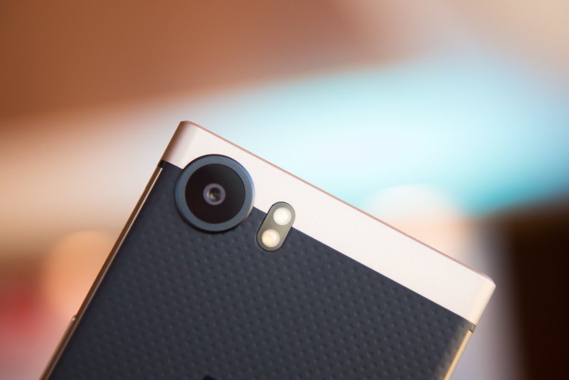 BlackBerry KEYOne Bronze Edition Фотокамера