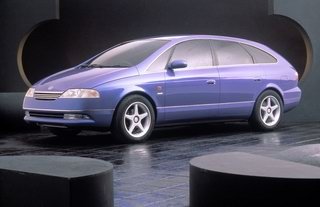 Вехи истории: 1995 Toyota FLV FLV (Future Luxury Vehicle) - концептуальный автомобиль, построенный Toyota. Это было впервые показано на Токийском автосалоне в октябре 1995 года как автомобиль