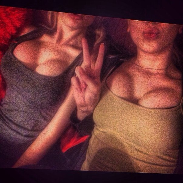 Danika und sophie moone in lesbischen femdom