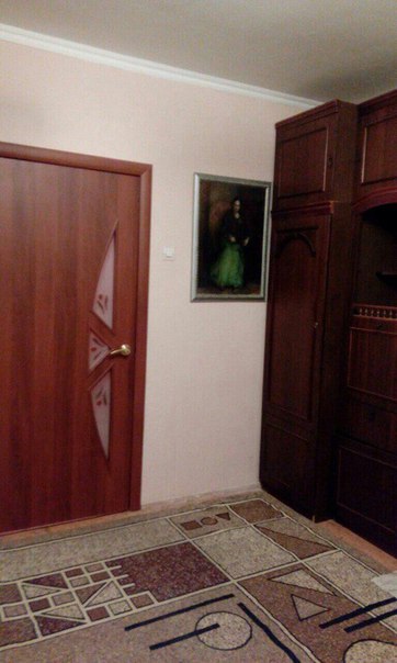 Сдаются 2 комнаты в 3-ех комнатной квартире!!!<br>Только на долгий срок!!! Заселение с 4 февраля<br><br>м. Рязанский пр-т./м. Кузьминки<br>1 комната (маленькая): с лоджией, двуспальной кроватью , шкафом, тумбочкой и зеркалом. <br>15 000руб. <br>В эту комнату ищем одну девушку.<br><br>2 комната (большая): с полуторным диваном, шкафом, креслом и журнальным столиком.<br>20 000руб.<br>В эту комнату рассмотрим двух девушек или тихую семейную пару без детей.<br><br>Квартира на 13 этаже 14 этажного дома (1 собственник), просторная, со свежим косметическим ремонтом. Комнаты изолированные. Соседка - молодая девушка. На кухне есть балкон. В шаговой доступности красивый парк, магазины (пятёрочка, седьмой континент, автомагазин ), сбербанк, детская и взрослая поликлиники.<br>До метро 7-10 мин прогулочным шагом. С животными кандидатов не рассматриваем.<br><br>Телефон: 8 985 293 7075 Светлана (хозяйка)<br>vk.com/ssaraikina95 - фото Фото: Сдаются 2 комнаты в 3-ех комнатной квартире!!!<br>Только на долгий срок!!! Заселение с 4 февраля<br><br>м. Рязанский пр-т./м. Кузьминки<br>1 комната (маленькая): с лоджией, двуспальной кроватью , шкафом, тумбочкой и зеркалом. <br>15 000руб. <br>В эту комнату ищем одну девушку.<br><br>2 комната (большая): с полуторным диваном, шкафом, креслом и журнальным столиком.<br>20 000руб.<br>В эту комнату рассмотрим двух девушек или тихую семейную пару без детей.<br><br>Квартира на 13 этаже 14 этажного дома (1 собственник), просторная, со свежим косметическим ремонтом. Комнаты изолированные. Соседка - молодая девушка. На кухне есть балкон. В шаговой доступности красивый парк, магазины (пятёрочка, седьмой континент, автомагазин ), сбербанк, детская и взрослая поликлиники.<br>До метро 7-10 мин прогулочным шагом. С животными кандидатов не рассматриваем.<br><br>Телефон: 8 985 293 7075 Светлана (хозяйка)<br>vk.com/ssaraikina95