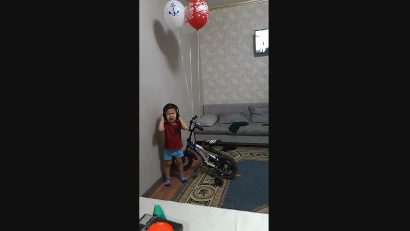 Али 3 жас
