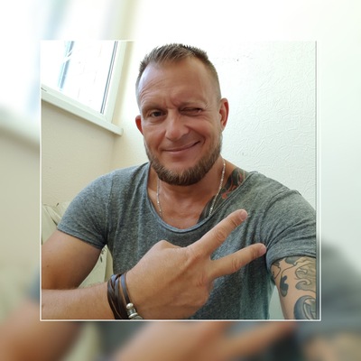 Друзья,не в коем случае не связывайтесь с данным гражданином Он подписан на Друзья,не в коем случае не связывайтесь с данным гражданином Он подписан на