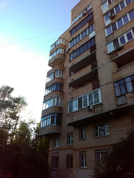 Собственник. Сдаю 1-комн.квартиру 36 кв.м.в кирпичном доме: Москва, САО, район Дмитровский, Карельский бульвар. <br>Спальня, балкон, кухня, с/у раздельный, большой коридор. Также стиральная машина, холодильник, газовая плита. В спальне диван раскладной, двухэтажная кровать, спальный мебельный гарнитур. Есть интернет. В 2019 г откроется метро в 5-минутной пешей доступности. <br>На длительный срок. 25000 плюс залог (разбиваем) и КУ по счётчикам.<br> Rykova - фото Фото: Собственник. Сдаю 1-комн.квартиру 36 кв.м.в кирпичном доме: Москва, САО, район Дмитровский, Карельский бульвар. <br>Спальня, балкон, кухня, с/у раздельный, большой коридор. Также стиральная машина, холодильник, газовая плита. В спальне диван раскладной, двухэтажная кровать, спальный мебельный гарнитур. Есть интернет. В 2019 г откроется метро в 5-минутной пешей доступности. <br>На длительный срок. 25000 плюс залог (разбиваем) и КУ по счётчикам.<br> Rykova