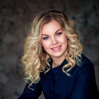 Анна Уколова