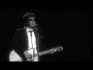 Jimmy Fallon Takes On Donald Trump With Bob Dylan Impersonation