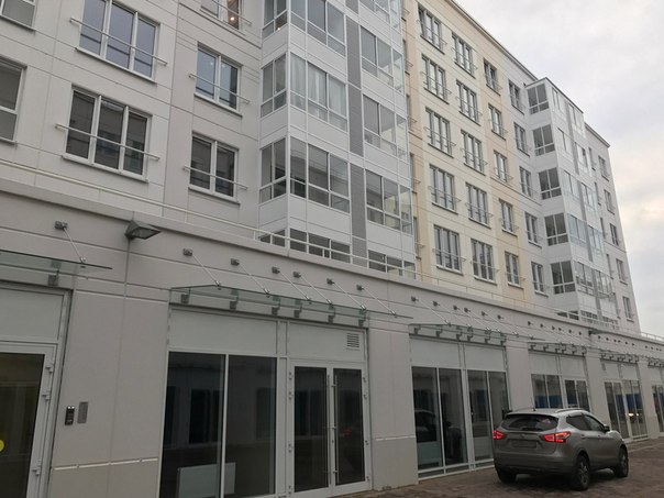 Продается Встроенное помещение<br><br>Адрес: Санкт-Петербург, Суздальское шоссе, 22к4<br><br>Район: Выборгский<br><br>Метро: Озерки<br><br>Тип сделки: Продажа <br><br>Цена: 52 000 000 руб<br><br>Общая площадь: 327 м2<br><br>Этаж: 1/5<br><br>Продажа помещения в ЖК Новоорловский на пешеходной торговой улице. В самом центре комплекса, который рассчитан на 7000 квартир. Два входа, что позволяет помещение разделить на два арендатора. Витринные окна. Высокие потолки. Приточно-вытяжная вентиляция. Электричество - 26 кВт (возможно увеличение до 50 кВт) Возможна продажа с арендатором. Сейчас ведутся переговоры с сетевыми ритейлерами. Помещение оформлено в собственности. - фото Фото: Продается Встроенное помещение<br><br>Адрес: Санкт-Петербург, Суздальское шоссе, 22к4<br><br>Район: Выборгский<br><br>Метро: Озерки<br><br>Тип сделки: Продажа <br><br>Цена: 52 000 000 руб<br><br>Общая площадь: 327 м2<br><br>Этаж: 1/5<br><br>Продажа помещения в ЖК Новоорловский на пешеходной торговой улице. В самом центре комплекса, который рассчитан на 7000 квартир. Два входа, что позволяет помещение разделить на два арендатора. Витринные окна. Высокие потолки. Приточно-вытяжная вентиляция. Электричество - 26 кВт (возможно увеличение до 50 кВт) Возможна продажа с арендатором. Сейчас ведутся переговоры с сетевыми ритейлерами. Помещение оформлено в собственности.