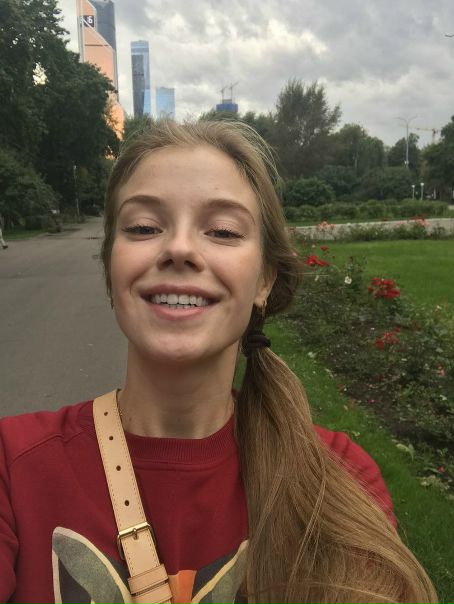 Сниму комнату м.Киевская/м.Смоленская! <br>Для себя!<br>Мне 22 года, работаю, много путешествую. <br>Если есть девушки, которые готовы искать вместе квартиру, пишите!!!<br>Только если у Вас бюджет от 20тыс и выше)<br> Ручушкина - фото Фото: Сниму комнату м.Киевская/м.Смоленская! <br>Для себя!<br>Мне 22 года, работаю, много путешествую. <br>Если есть девушки, которые готовы искать вместе квартиру, пишите!!!<br>Только если у Вас бюджет от 20тыс и выше)<br> Ручушкина