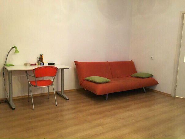 Ищем соседку в уютную квартиру-студию. <br>До метро Б.Дмитрия Донского 5 мин пешком. Территория ЖК Синяя Птица. Подъезд с консьержкой. В квартире имеется все необходимое. Даже джакузи и кальян Стоимость 13.000 в месяц.<br>В квартире проживают 3 доброжелательные девушки. Все работают, дома бывают редко. Имеется 4 спальных места. <br>Можно брать и заезжать.<br> Евсюкова - фото Фото: Ищем соседку в уютную квартиру-студию. <br>До метро Б.Дмитрия Донского 5 мин пешком. Территория ЖК Синяя Птица. Подъезд с консьержкой. В квартире имеется все необходимое. Даже джакузи и кальян Стоимость 13.000 в месяц.<br>В квартире проживают 3 доброжелательные девушки. Все работают, дома бывают редко. Имеется 4 спальных места. <br>Можно брать и заезжать.<br> Евсюкова