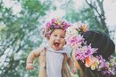 Счастье — это мягкие тёплые ладошки, за диваном фантики, на диване крошки… Что такое счастье?