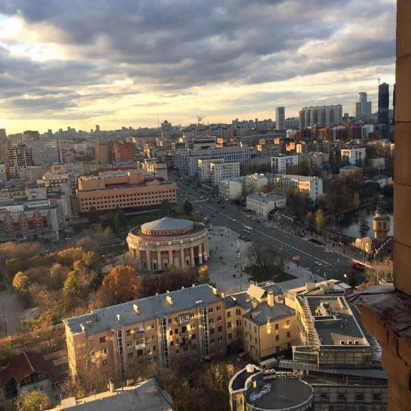 Места для девушек в новых апартаментах в самом центре Москвы от 15000 руб./месяц <br>Апартаменты расположены в одной минуте от станции метро Баррикадная, в одной из знаменитых Сталинских высоток. <br>Из окон открывается прекрасный, панорамный вид на всю Москву. <br><br>К услугам гостей: <br>- Постельное белье и полотенца <br>- WI-FI <br>- Ежедневная уборка <br>- Мультиварка <br>- Фен <br><br>Будем рады вам! Звоните, все обсудим. <br><br>Контактный телефон: <br>+7 (962) 963 78 78 - фото Фото: Места для девушек в новых апартаментах в самом центре Москвы от 15000 руб./месяц <br>Апартаменты расположены в одной минуте от станции метро Баррикадная, в одной из знаменитых Сталинских высоток. <br>Из окон открывается прекрасный, панорамный вид на всю Москву. <br><br>К услугам гостей: <br>- Постельное белье и полотенца <br>- WI-FI <br>- Ежедневная уборка <br>- Мультиварка <br>- Фен <br><br>Будем рады вам! Звоните, все обсудим. <br><br>Контактный телефон: <br>+7 (962) 963 78 78