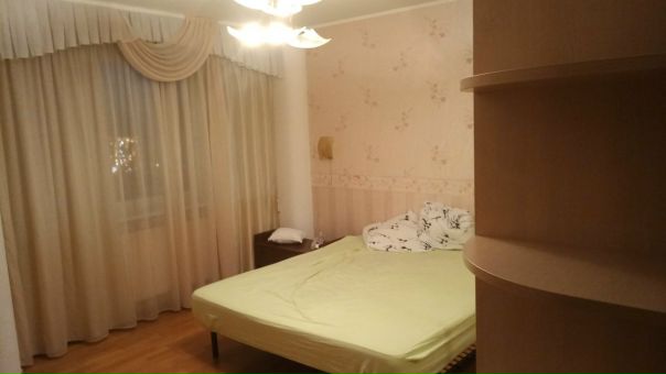 Сдам комнату в Москве <br>М. Юго-Западная 15 мин пешком. <br>Квартира евро ремонт 3-ка. Проживаю один собственник. <br>Сдаю комнату. В комнате шкаф-купе, двуспальная кровать, тумбочка. <br>В квартире дизайнерский ремонт евро. Всё, что надо для проживания есть, вайфай, стиралка, холодильник, свч. и кофемашина. <br>Только для адекватных людей, пишите в лс. <br>17 000 в месяц. На 2-3 месяца<br> Литовар - фото Фото: Сдам комнату в Москве <br>М. Юго-Западная 15 мин пешком. <br>Квартира евро ремонт 3-ка. Проживаю один собственник. <br>Сдаю комнату. В комнате шкаф-купе, двуспальная кровать, тумбочка. <br>В квартире дизайнерский ремонт евро. Всё, что надо для проживания есть, вайфай, стиралка, холодильник, свч. и кофемашина. <br>Только для адекватных людей, пишите в лс. <br>17 000 в месяц. На 2-3 месяца<br> Литовар