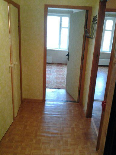 Фото: Сдам комнату в 2 комнатной квартире на ул Волочаевская д. 18 в 10 мин от станции метро Римская. Район тихий. Соседи доброжелательные люди. Оплата 17.500 без залога. <br>Тел. 8968-983-49-56 Елена<br> Синица