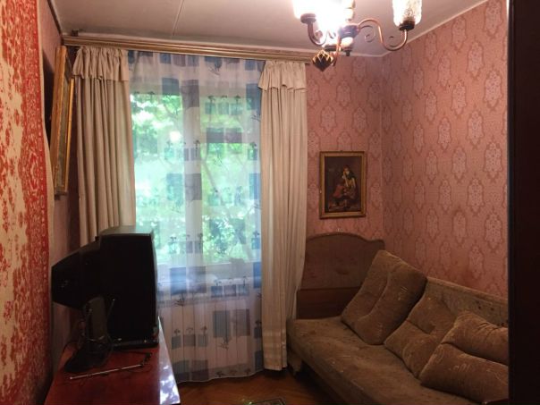 Фото: Метро Перово. Сдаю на долгий срок(1год и более) 2-комн. кв, комнаты раздельные. С/у раздельный. Пешком до метро Перово 10мин. Удобная доступность, зелёный район, во дворе всегда есть парковочные места. Вокруг вся инфраструктура для комфортной жизни. Собственник. <br><br>К заселению рассматриваем одну семью. Преимущество у семьи с ребёнком, учащимся в школе/саду в Перово <br><br>Цена: 31.000 + счетчики и залог 15.000, который можно разбить на несколько месяцев <br><br>Агентам-звоните, только если есть клиент <br><br>Квартира полностью готова к проживанию уже сегодня <br><br>Ждем жильцов, пишите в лс или звоните +79636439095 :)<br> Видяков
