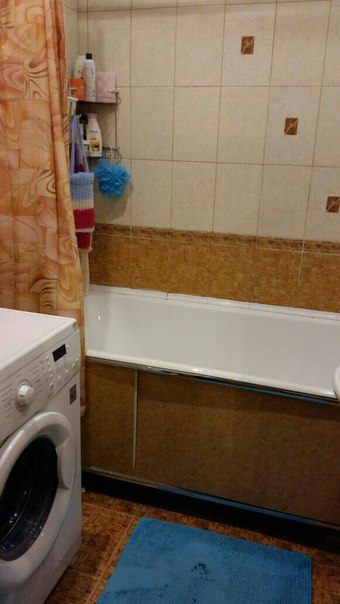 День добрый. Собственница сдает 2х комнатную квартиру 53,1 кв.м на длительный срок. Район Южное Бутово, м. Улица Горчакова, до метро 7 -10 мин, ул. Адмирала Лазарева 42к1. 7этаж, два лифта. Все необходимое для жизни есть. Ванна с туалетом в кафеле, ремонт в комнатах косметический. Кухня 11м с застеленным балконом. Комнаты 10 и 18 м , одна из комнат с застекленной лоджией.<br>В квартире есть холодильник, электрическая плита, микроволновка, стиральная машина, плазменный телевизор, спальные места : двухспальный диван и два кресла.<br>По оплате 38000 +КУ(вода+свет по счетчикам) страховой взнос 10 000 можно разбить, при выезде возвращается, без комиссии. <br>Ищу славян: граждан РФ,ТОЛЬКО СЕМЬЮ!!!!! Можно с животными, платежеспособных, аккуратных. Обязательно заключаю договор. Все документы о собственности предоставляю.<br>Писать в личку. - фото Фото: День добрый. Собственница сдает 2х комнатную квартиру 53,1 кв.м на длительный срок. Район Южное Бутово, м. Улица Горчакова, до метро 7 -10 мин, ул. Адмирала Лазарева 42к1. 7этаж, два лифта. Все необходимое для жизни есть. Ванна с туалетом в кафеле, ремонт в комнатах косметический. Кухня 11м с застеленным балконом. Комнаты 10 и 18 м , одна из комнат с застекленной лоджией.<br>В квартире есть холодильник, электрическая плита, микроволновка, стиральная машина, плазменный телевизор, спальные места : двухспальный диван и два кресла.<br>По оплате 38000 +КУ(вода+свет по счетчикам) страховой взнос 10 000 можно разбить, при выезде возвращается, без комиссии. <br>Ищу славян: граждан РФ,ТОЛЬКО СЕМЬЮ!!!!! Можно с животными, платежеспособных, аккуратных. Обязательно заключаю договор. Все документы о собственности предоставляю.<br>Писать в личку.