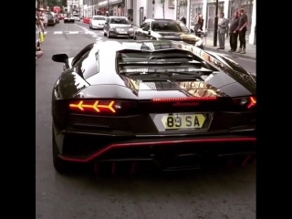 Lamborghini Aventador S launching on a busy London street!