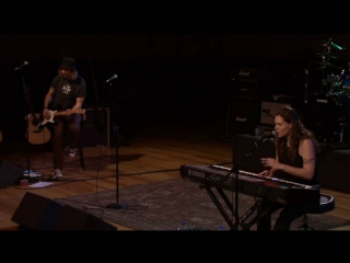 Beth Hart - Leave The Light On (Live)