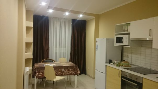 Сдается комната 28м2 в двухкомнатной квартире без посредников с 11 ноября.<br>ЖК находится на огороженной территории + консьерж.<br>В соседней комнате проживает девушка без вредных привычек.<br>В квартире сделан хороший ремонт и имеются все необходимые бытовые приборы, в комнате телевизор, утюг + wi-fi.<br>Квартира эксплуатируется с зимы 2015 года.<br>Проживание строго для одного человека и без гостей.<br>Цена 20000 + вода и свет пополам (20000 депозит).<br>Территориально м. Лермонтовский проспект ( от метро 3 минуты пешком).<br>По всем вопросам писать в ЛС<br> Кулешов - фото Фото: Сдается комната 28м2 в двухкомнатной квартире без посредников с 11 ноября.<br>ЖК находится на огороженной территории + консьерж.<br>В соседней комнате проживает девушка без вредных привычек.<br>В квартире сделан хороший ремонт и имеются все необходимые бытовые приборы, в комнате телевизор, утюг + wi-fi.<br>Квартира эксплуатируется с зимы 2015 года.<br>Проживание строго для одного человека и без гостей.<br>Цена 20000 + вода и свет пополам (20000 депозит).<br>Территориально м. Лермонтовский проспект ( от метро 3 минуты пешком).<br>По всем вопросам писать в ЛС<br> Кулешов