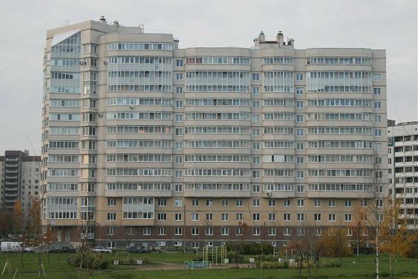 Г. Санкт- Петербург<br>Сдается 2 комнатная квартира м. Пионерская м. Комендантский пр. <br>Сдается 2 комнатная квартира на ул. Мартыновская, д. 14, кор.1 (пересечение пр. Королева и ул. Долгоозерной) в районе озера Долгое, новый кирпично-монолитный дом, общая площадь 46 кв. м., евроремонт. В квартире есть вся необходимая мебель и бытовая техника: варочная панель, холодильник, стиральная машина. На полу ламинат и кафель, качественный ремонт санузлов, санузел и ванная раздельные. <br>Рядом с домом Мартыновский сквер, озеро, прекрасное место для отдыха и воскресного шашлыка, удобный выезд на КАД по ул. Парашютной. во дворе новый стадион, школа, детский сад. <br>Стоимость аренды 23000 + КУ, при заезде взимается залог в размере месячной оплаты. Возможна рассрочка внесения залога. Комиссия. - фото Фото: Г. Санкт- Петербург<br>Сдается 2 комнатная квартира м. Пионерская м. Комендантский пр. <br>Сдается 2 комнатная квартира на ул. Мартыновская, д. 14, кор.1 (пересечение пр. Королева и ул. Долгоозерной) в районе озера Долгое, новый кирпично-монолитный дом, общая площадь 46 кв. м., евроремонт. В квартире есть вся необходимая мебель и бытовая техника: варочная панель, холодильник, стиральная машина. На полу ламинат и кафель, качественный ремонт санузлов, санузел и ванная раздельные. <br>Рядом с домом Мартыновский сквер, озеро, прекрасное место для отдыха и воскресного шашлыка, удобный выезд на КАД по ул. Парашютной. во дворе новый стадион, школа, детский сад. <br>Стоимость аренды 23000 + КУ, при заезде взимается залог в размере месячной оплаты. Возможна рассрочка внесения залога. Комиссия.