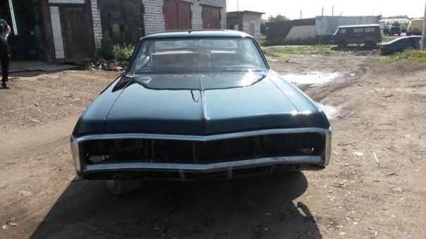 Интересная история восстановления старого Chevrolet Impala, пригнанного в Россию еще в советские времена бельгийским дипломатом. Долгие годы американский автомобиль был заброшен где-то в