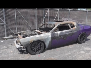 Плачь и смотри: владелец снимает на видео свой горящий Dodge Challenger SRT Hellcat