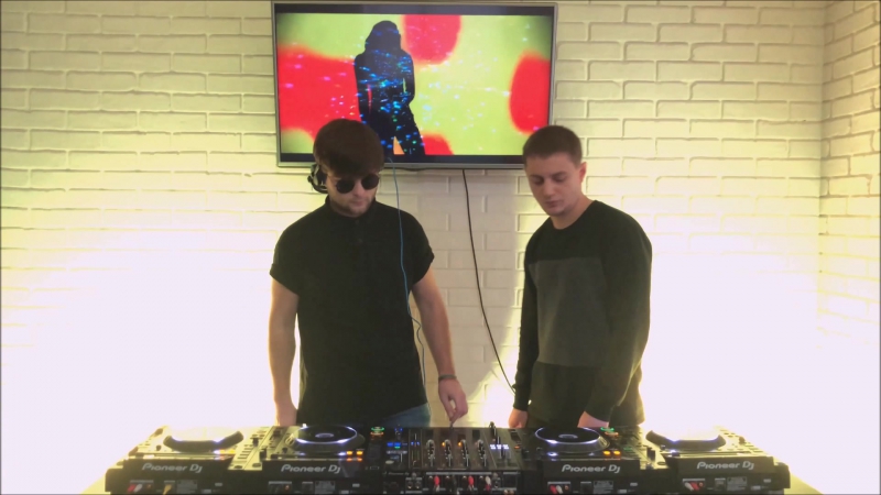 Sammy W Alex E - Tobus X Podcast 04